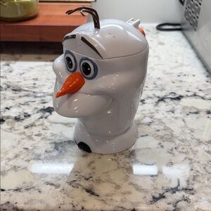Olaf-Inspired White & Orange Bird Toy Dispenser - Pets Bird